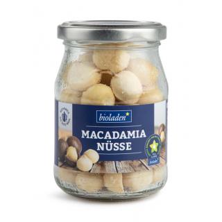 b*Macadamia Nüsse im Glas